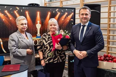Pasowanie i EDU-OSKARY w II LO w Będzinie. Wyróżniono nauczycieli